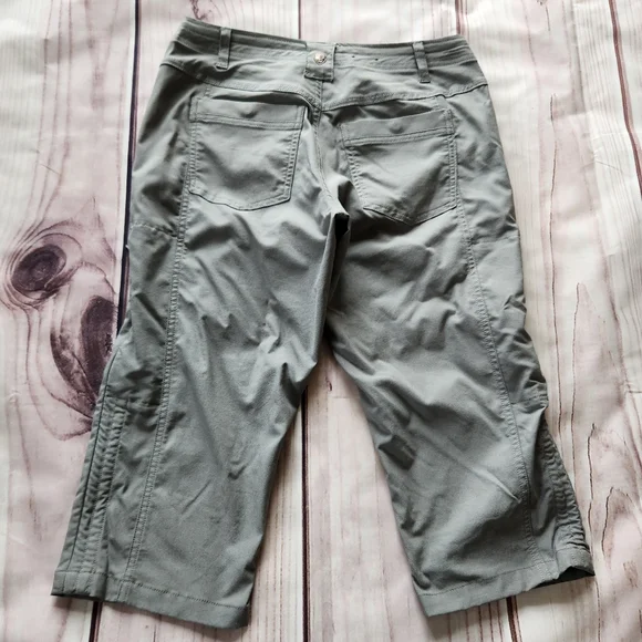 Kuhl "Trekr Kapri" Capri Pants Sage Green Hiking Gorpcore | Women's Size 4 - Picture 7 of 13